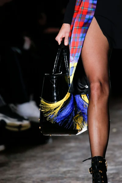 Look 24